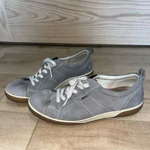 LN LADIES ECCO SOFT LEATHER SNEAKERS - 9 (39)